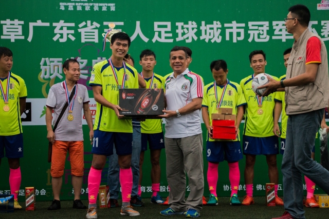 巴黎2-1力克维拉 第2年卫冕欧超杯